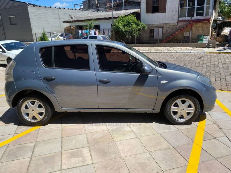 RENAULT - SANDERO - 2013/2014 - Cinza - R$ 36.900,00