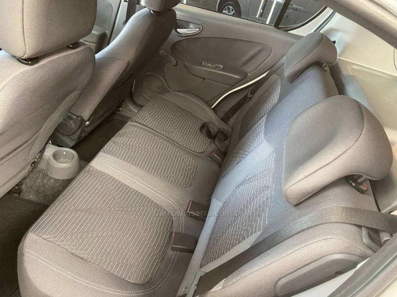 FIAT - PALIO - 2016/2016 - Branca - R$ 41.900,00