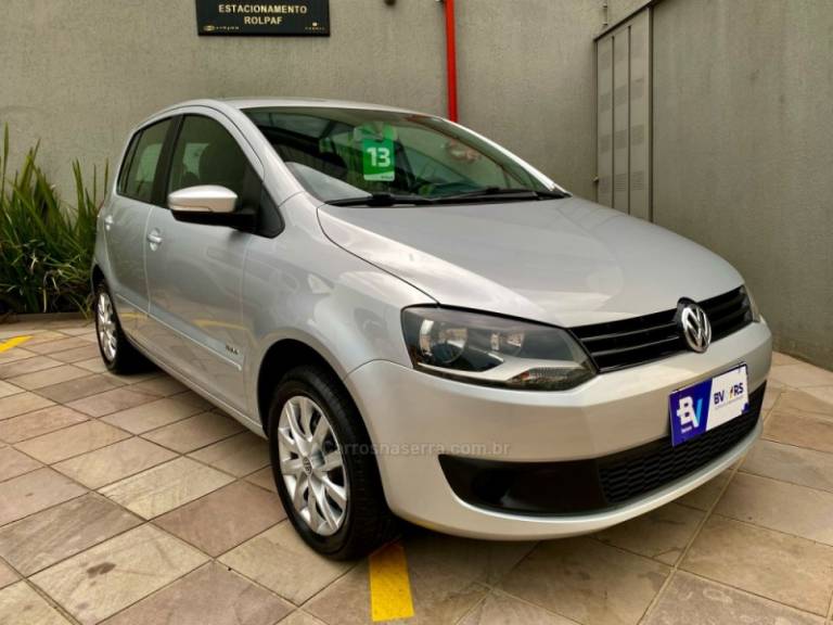 VOLKSWAGEN - FOX - 2012/2013 - Prata - R$ 39.900,00