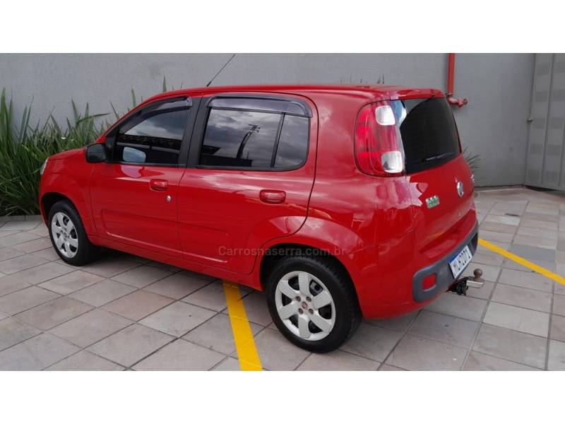 FIAT - UNO - 2012/2013 - Vermelha - R$ 33.900,00
