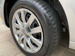 VOLKSWAGEN - FOX - 2012/2013 - Prata - R$ 39.900,00