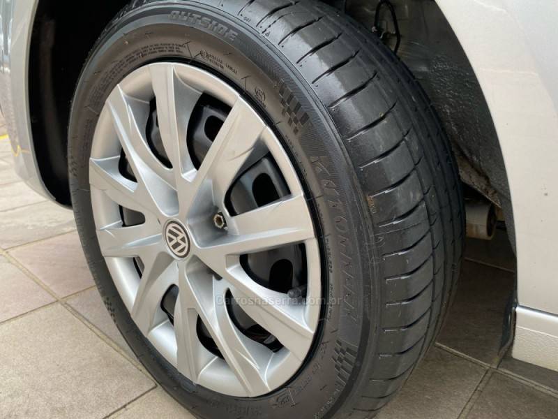 VOLKSWAGEN - FOX - 2012/2013 - Prata - R$ 39.900,00