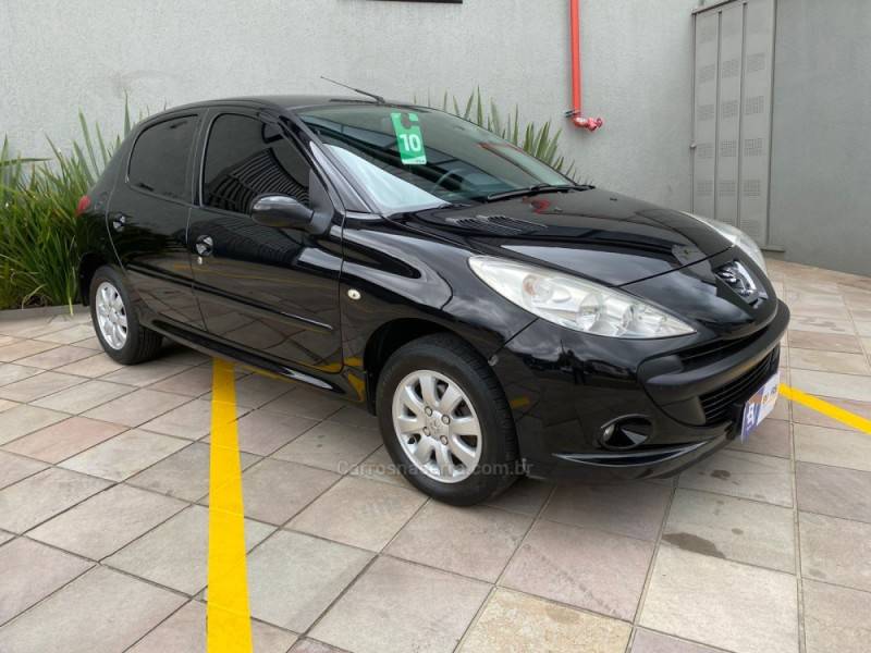 PEUGEOT - 207 - 2010/2010 - Preta - R$ 22.000,00