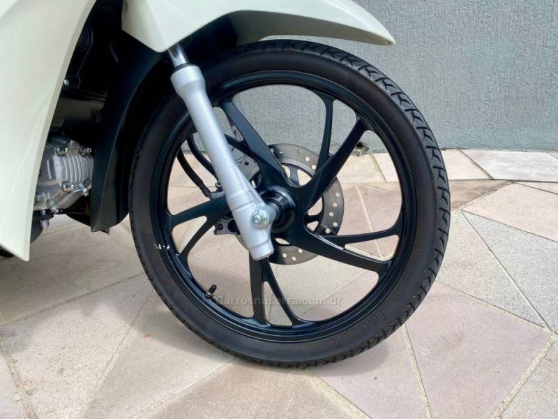HONDA - BIZ 125 - 2023/2023 - Branca - R$ 17.500,00