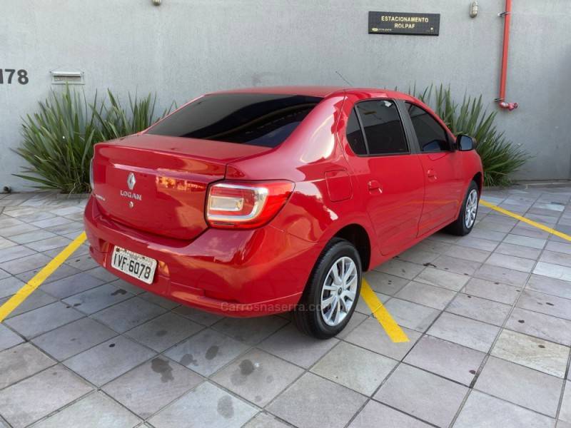 RENAULT - LOGAN - 2014/2014 - Vermelha - R$ 37.900,00