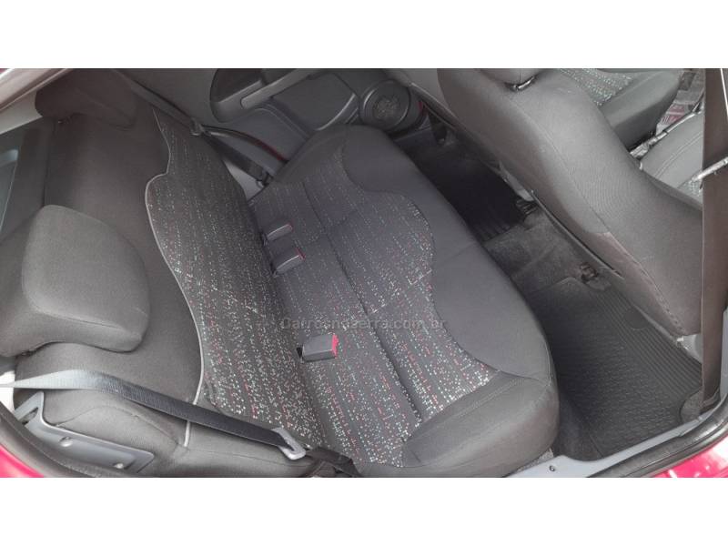 FIAT - UNO - 2012/2013 - Vermelha - R$ 33.900,00