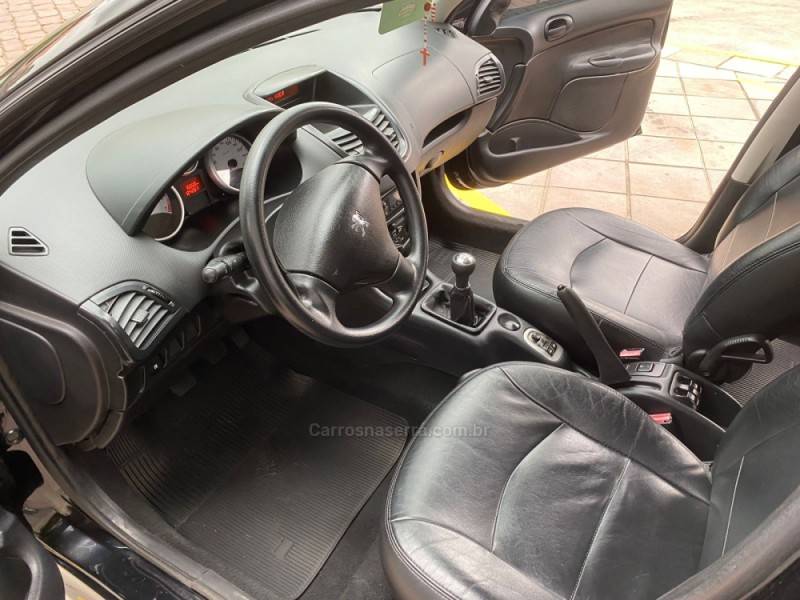 PEUGEOT - 207 - 2010/2010 - Preta - R$ 22.000,00