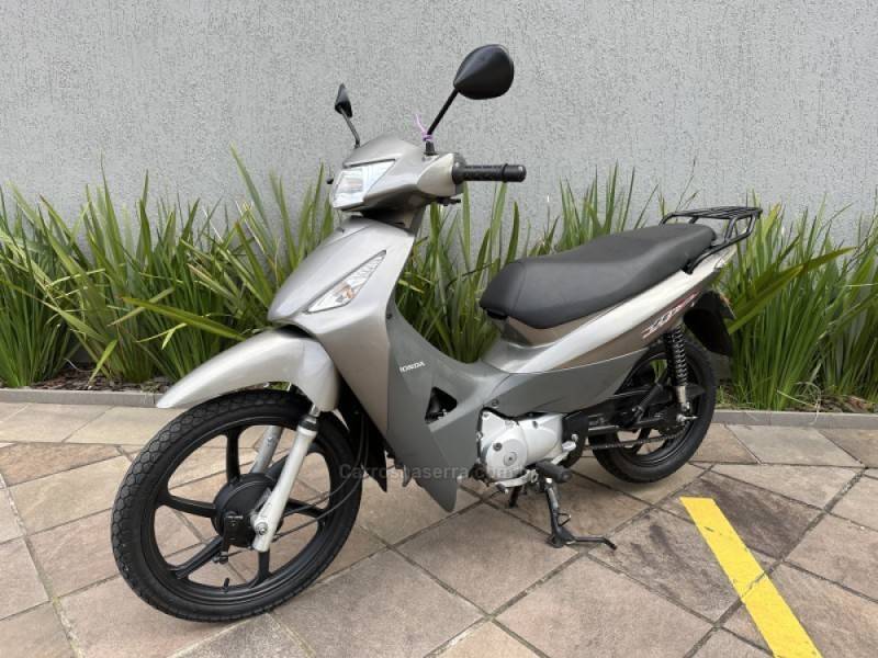 HONDA - BIZ 125 - 2008/2008 - Cinza - R$ 8.900,00