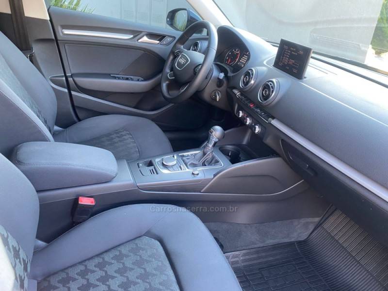 AUDI - A3 - 2014/2014 - Branca - R$ 85.900,00