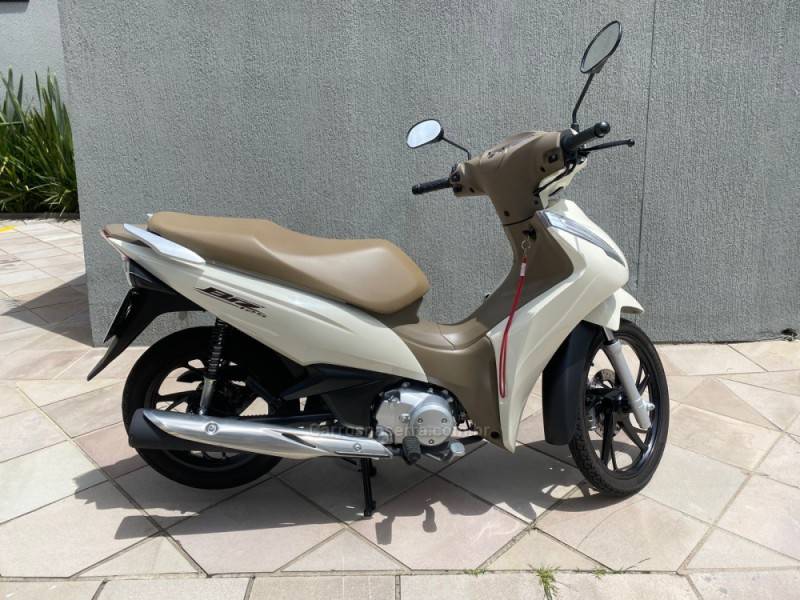 HONDA - BIZ 125 - 2023/2023 - Branca - R$ 17.500,00