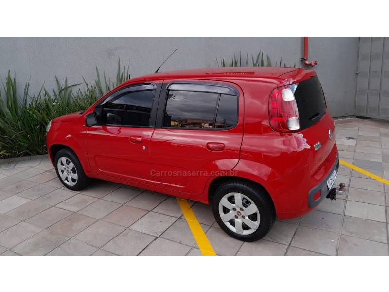 FIAT - UNO - 2012/2013 - Vermelha - R$ 33.900,00