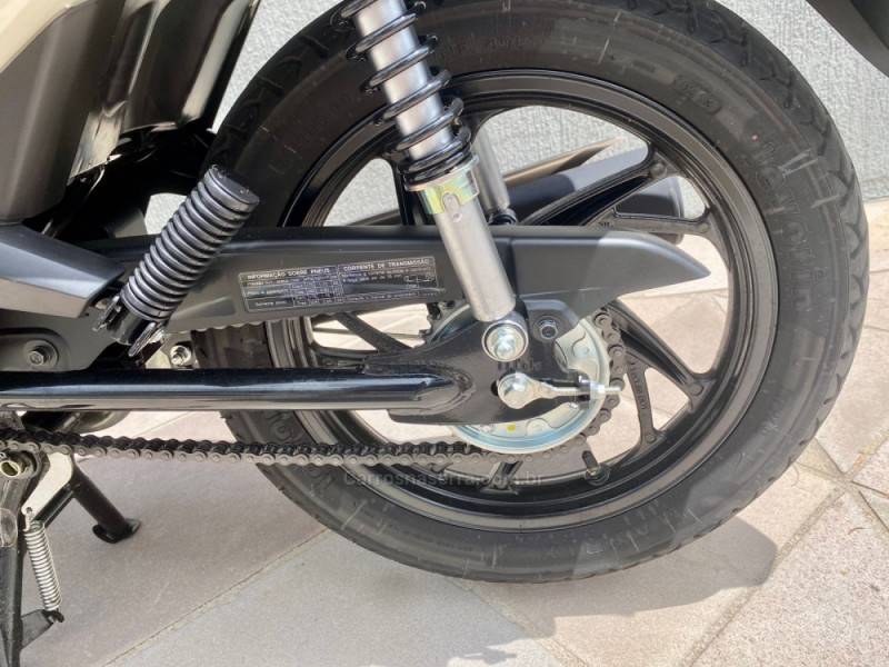HONDA - BIZ 125 - 2023/2023 - Branca - R$ 17.500,00