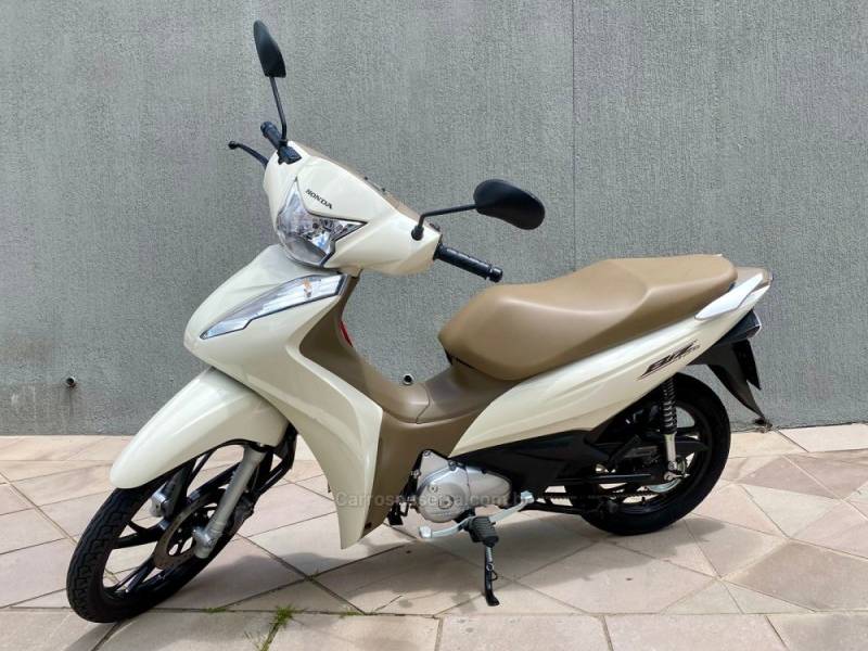 HONDA - BIZ 125 - 2023/2023 - Branca - R$ 17.500,00