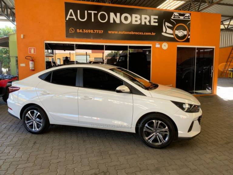 HYUNDAI - HB20S - 2023/2024 - Branca - R$ 94.900,00