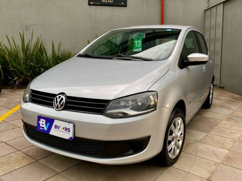 VOLKSWAGEN - FOX - 2012/2013 - Prata - R$ 39.900,00