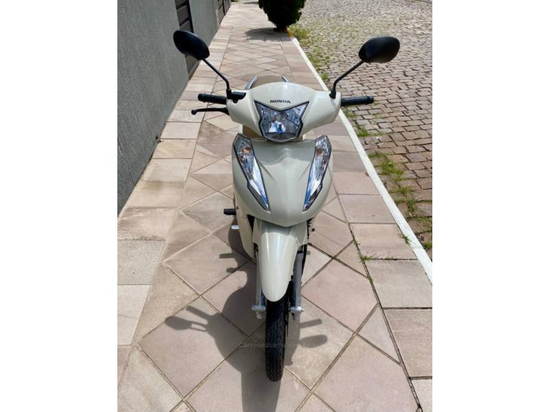 HONDA - BIZ 125 - 2023/2023 - Branca - R$ 17.500,00