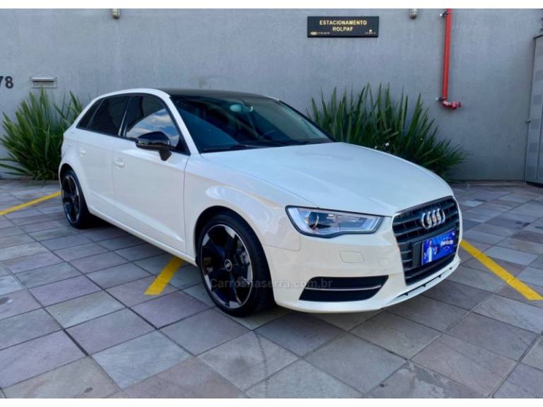 AUDI - A3 - 2014/2014 - Branca - R$ 85.900,00