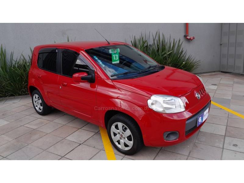 FIAT - UNO - 2012/2013 - Vermelha - R$ 33.900,00