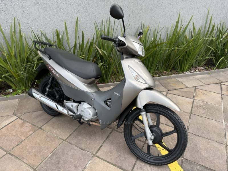 HONDA - BIZ 125 - 2008/2008 - Cinza - R$ 8.900,00