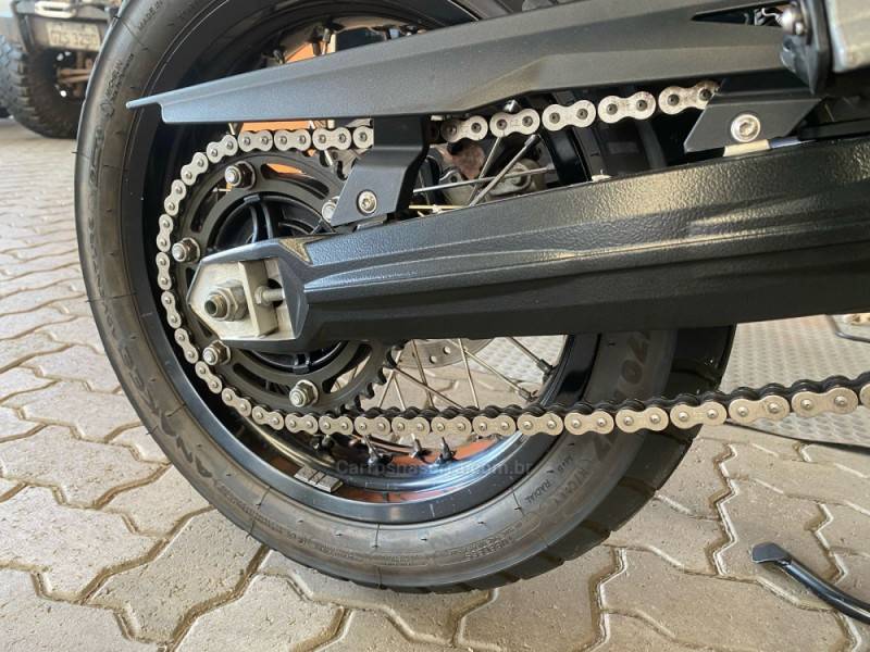 BMW - F 800 - 2016/2016 - Branca - R$ 49.900,00