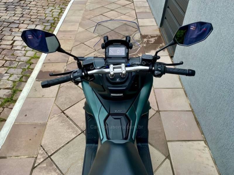 HONDA - ADV 150 - 2024/2024 - Verde - R$ 23.900,00