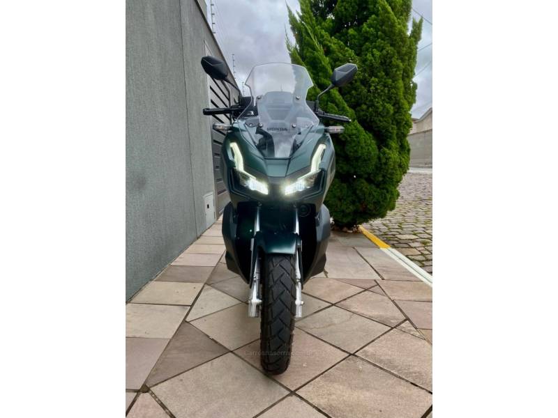 HONDA - ADV 150 - 2024/2024 - Verde - R$ 23.900,00