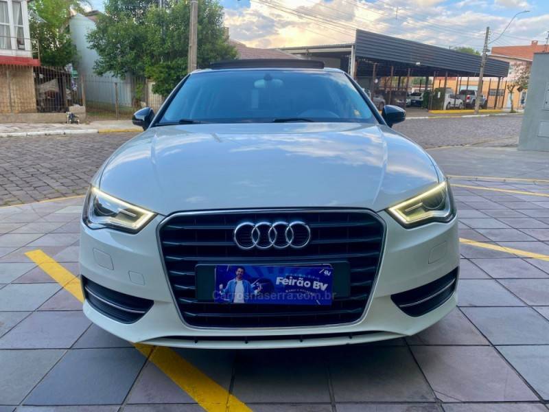 AUDI - A3 - 2014/2014 - Branca - R$ 85.900,00