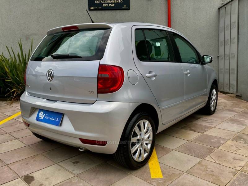 VOLKSWAGEN - FOX - 2012/2013 - Prata - R$ 39.900,00