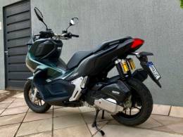 HONDA - ADV 150 - 2024/2024 - Verde - R$ 23.900,00